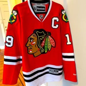Blackhawks Jersey Men’s Medium